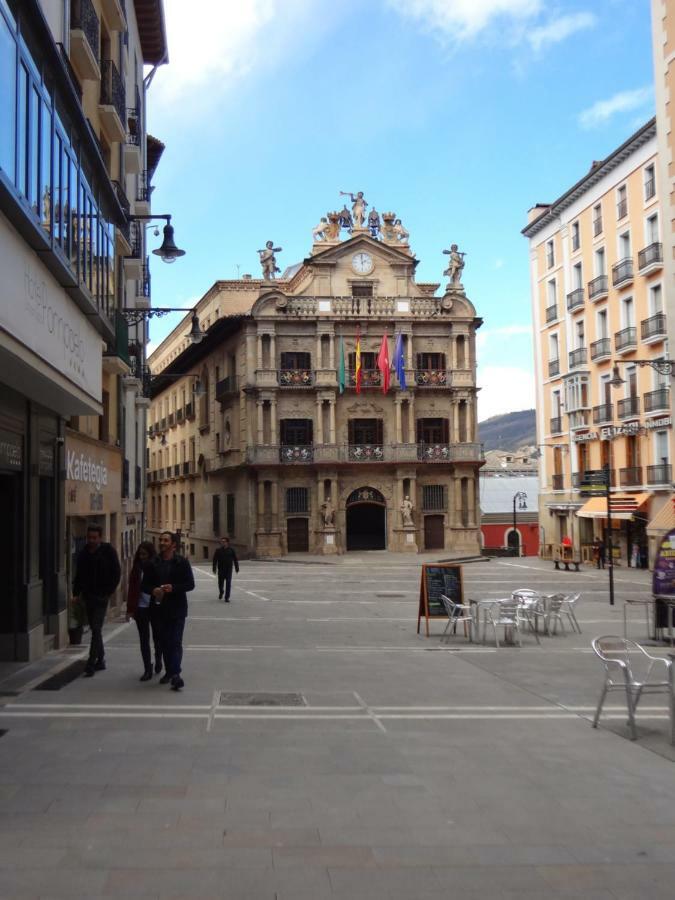 Plaza Consistorial Apartment *